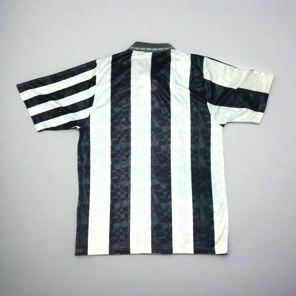 Newcastle United Football Home Jersey 1990 / 91 Umbro Unisex Adults Sponsorless SVS001863