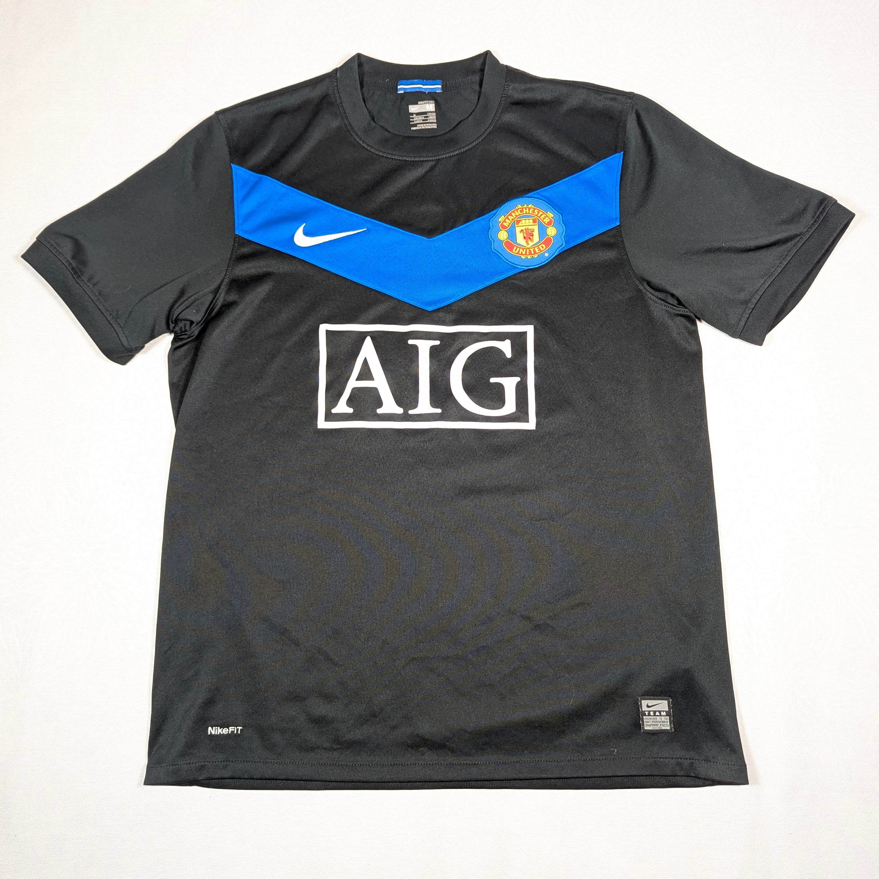 Manchester United Football Jersey by Nike from 2009 – Buy now at