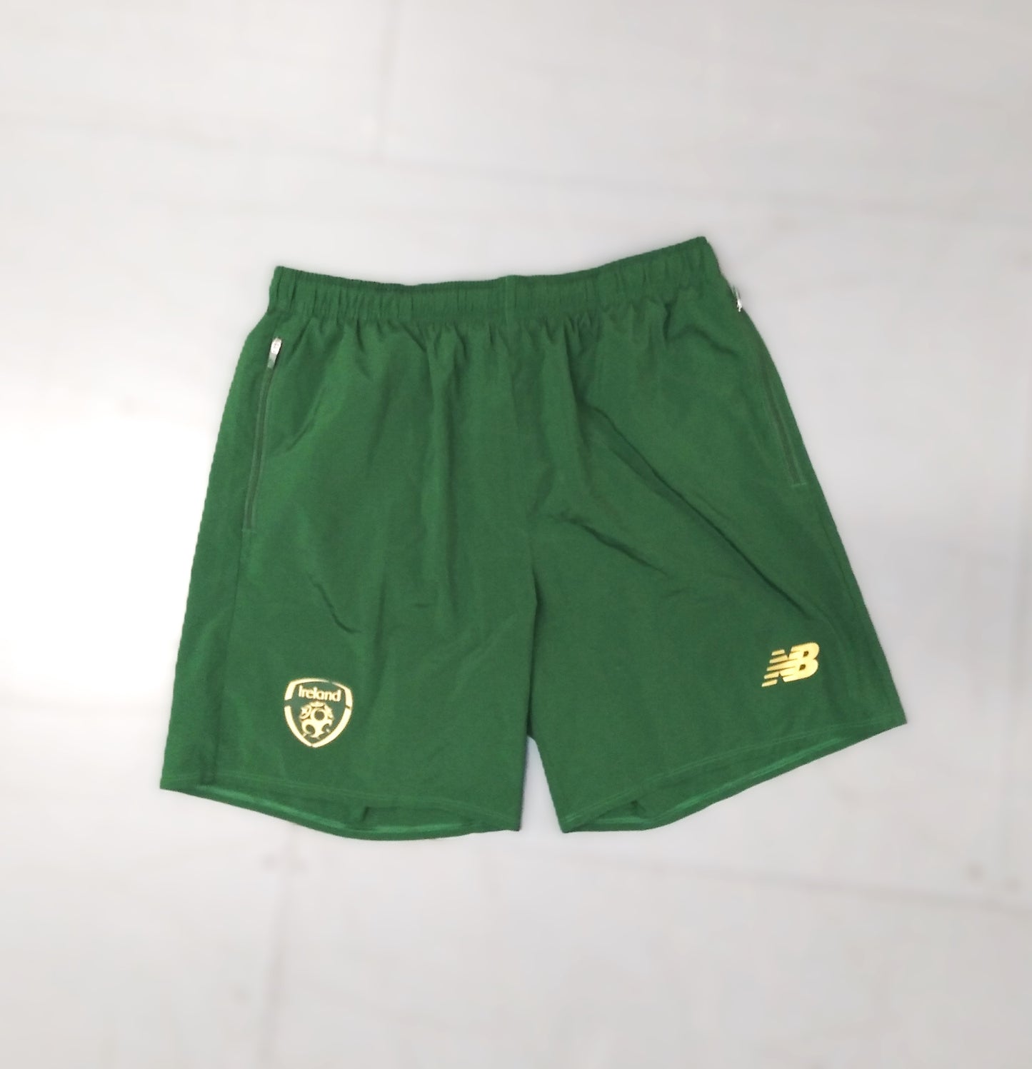 Republic of Ireland Football Casual Shorts 2019 / 20 New Balance Unisex Adults Ireland football FAI eire irish coybig coygig SHIRTS V SKINS