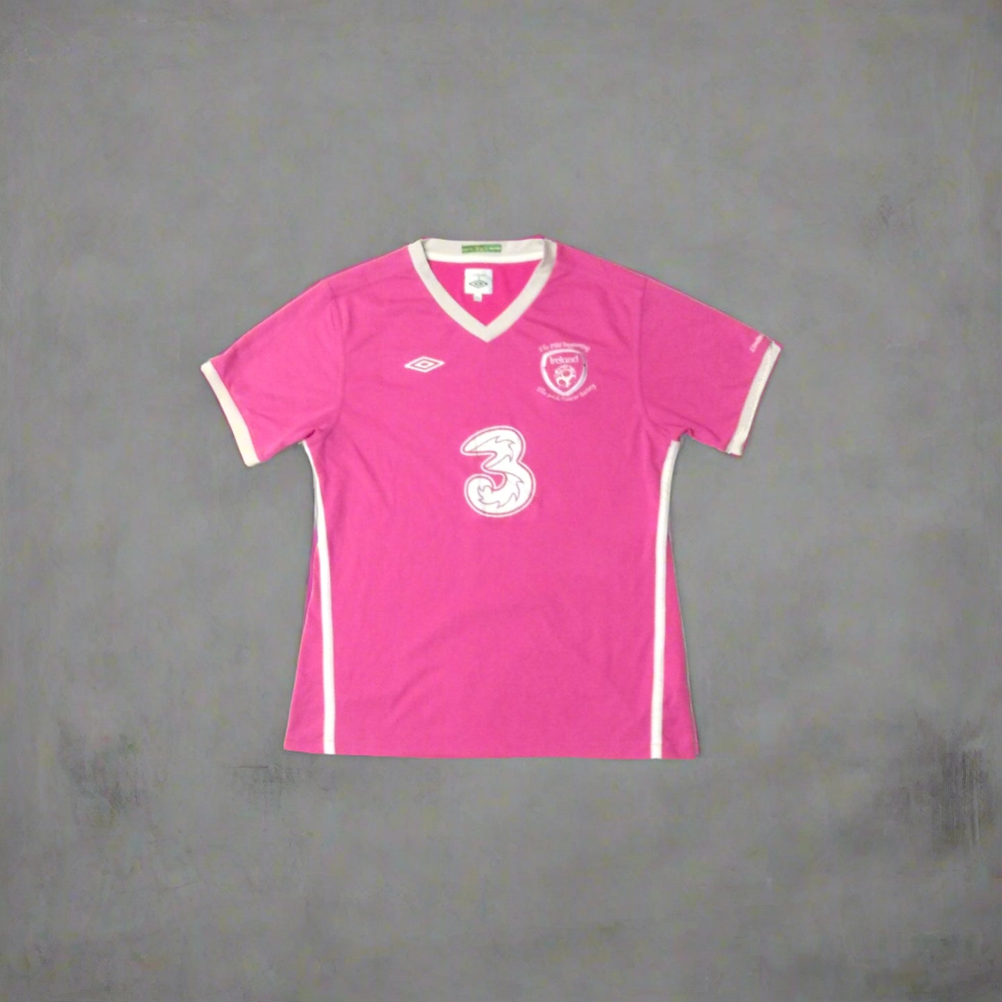 Republic of Ireland Pink 2010 Jersey Umbro (Size 14)