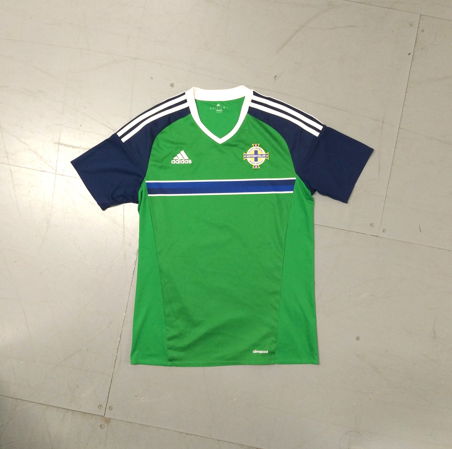 Northern Ireland  2016 / 17 Football Jersey Umbro (M)