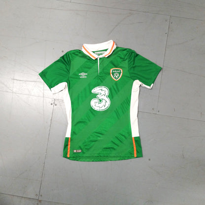 Republic of Ireland 2016 / 17 Football Jersey Umbro (S)