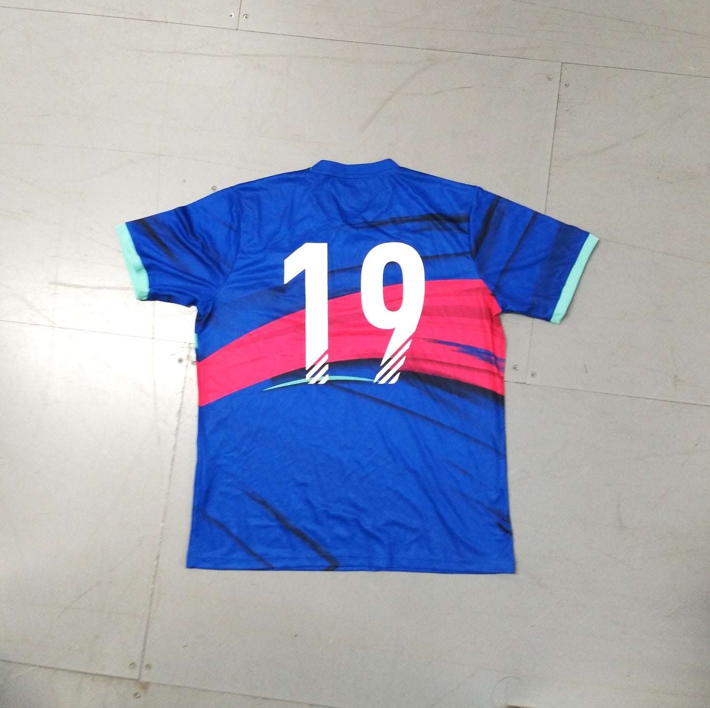 Fifa Ultimate Team  2019 / 20 Football Jersey EA Sports (XL)   [Excellent]