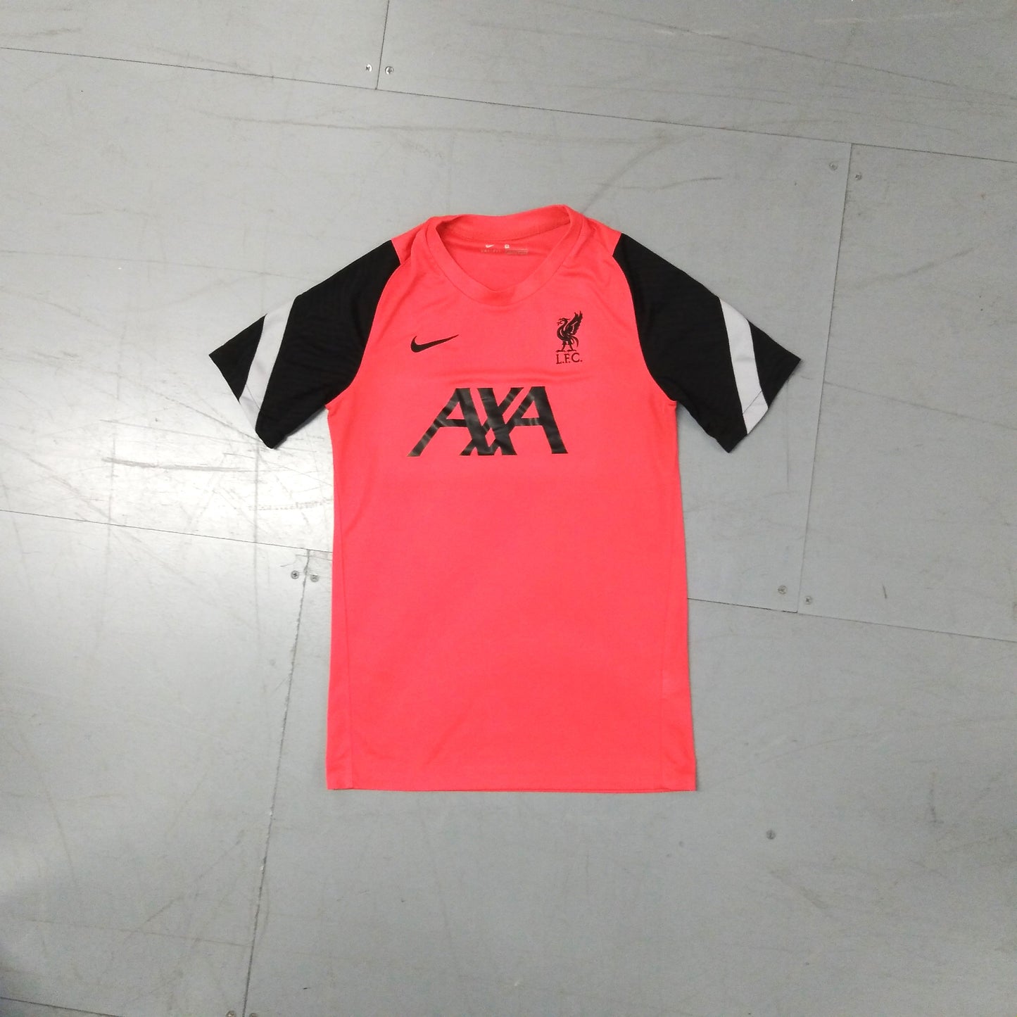 Liverpool FC 2021 / 22 Football Jersey Nike (S)   [Good]