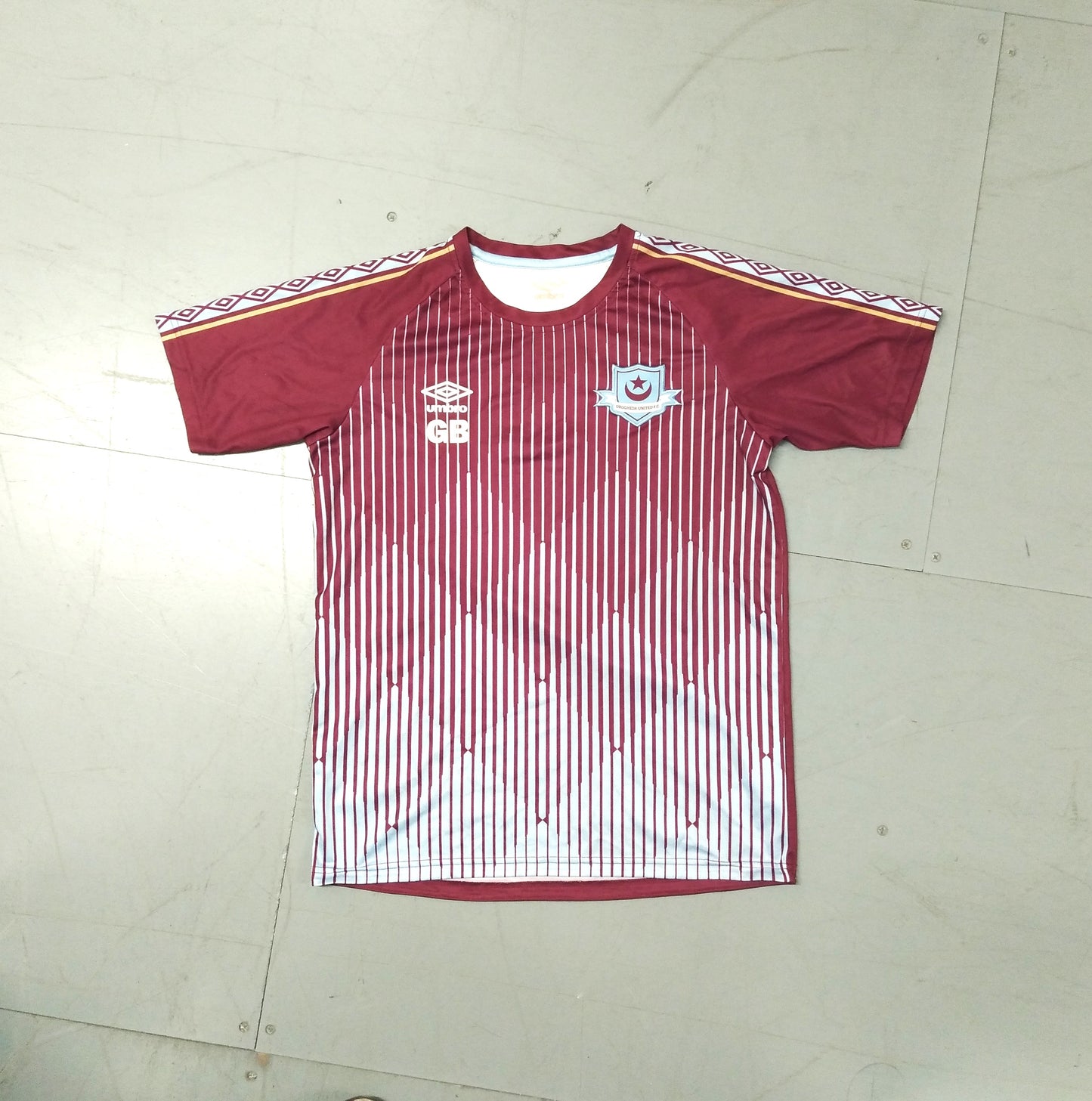 Drogheda United  Football Jersey Umbro (M) Team Issue  [Excellent]