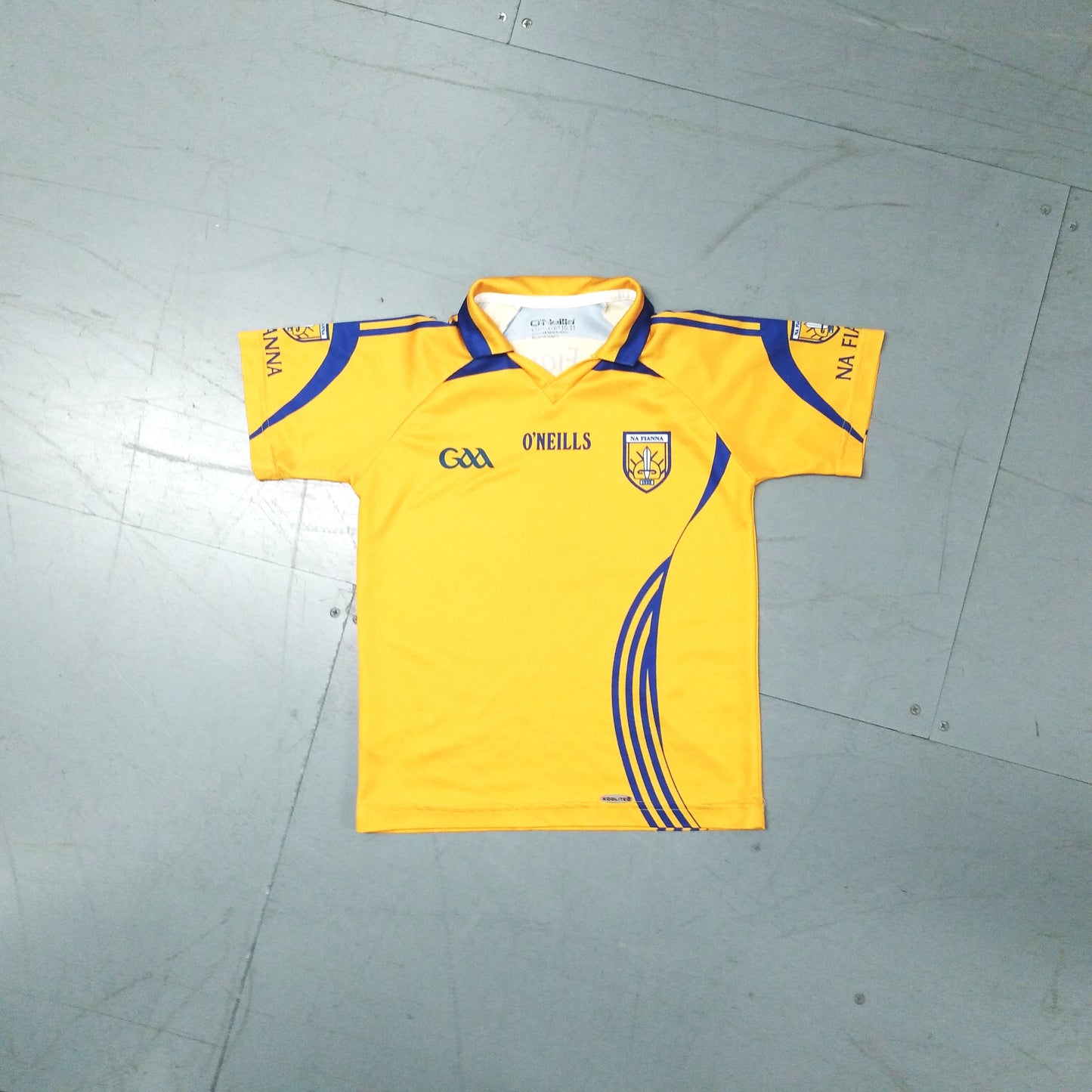 Na Fianna (Dublin)  GAA Jersey O'Neills (10-11 Years)   [Average]