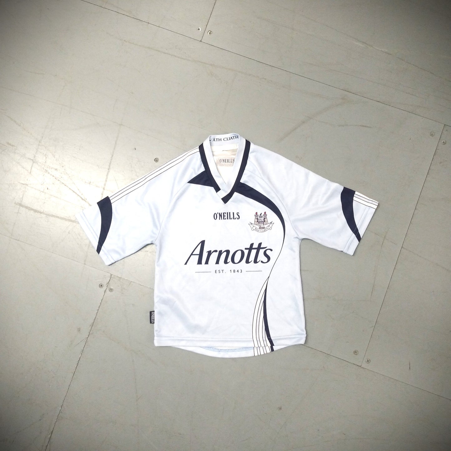 Dublin 2009 / 10 GAA Jersey O'Neills (5-6 Years)   [Fair]