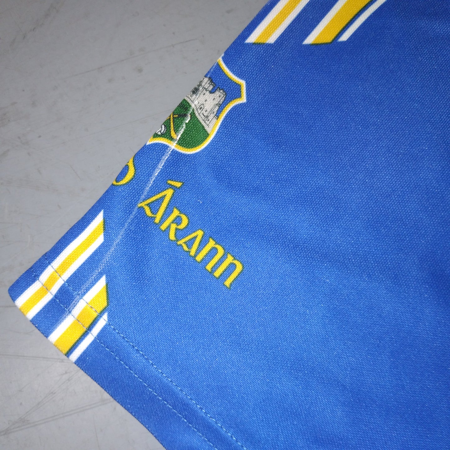 Tipperary 2008 / 09 GAA Jersey O'Neills (L)   [Average]