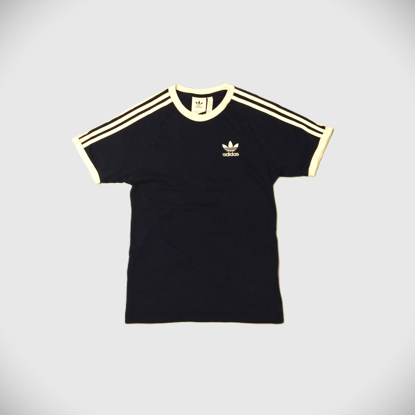 Originals 2010s Casual T-Shirt adidas (XS)   [Very Good]