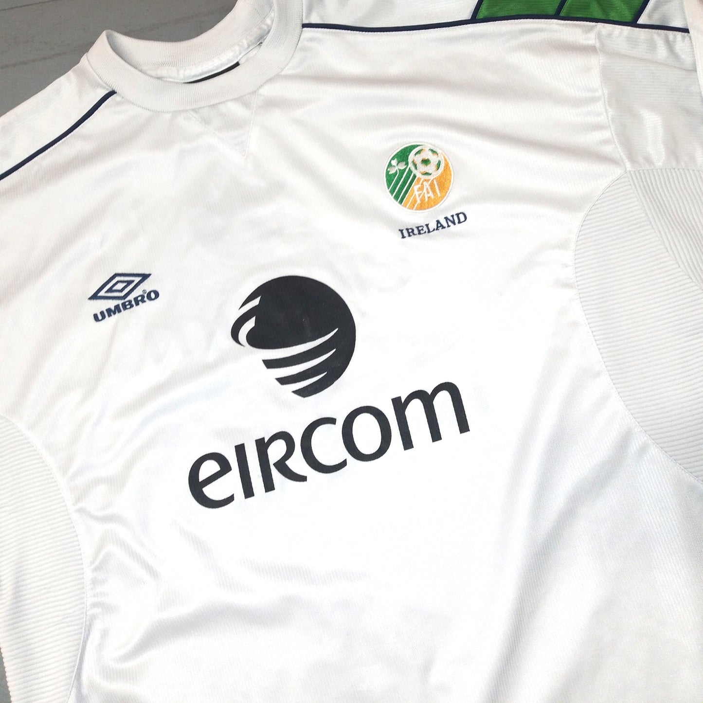 Republic of Ireland 2000 / 01 Football Jersey Umbro (XL) Player Issue  [Good]