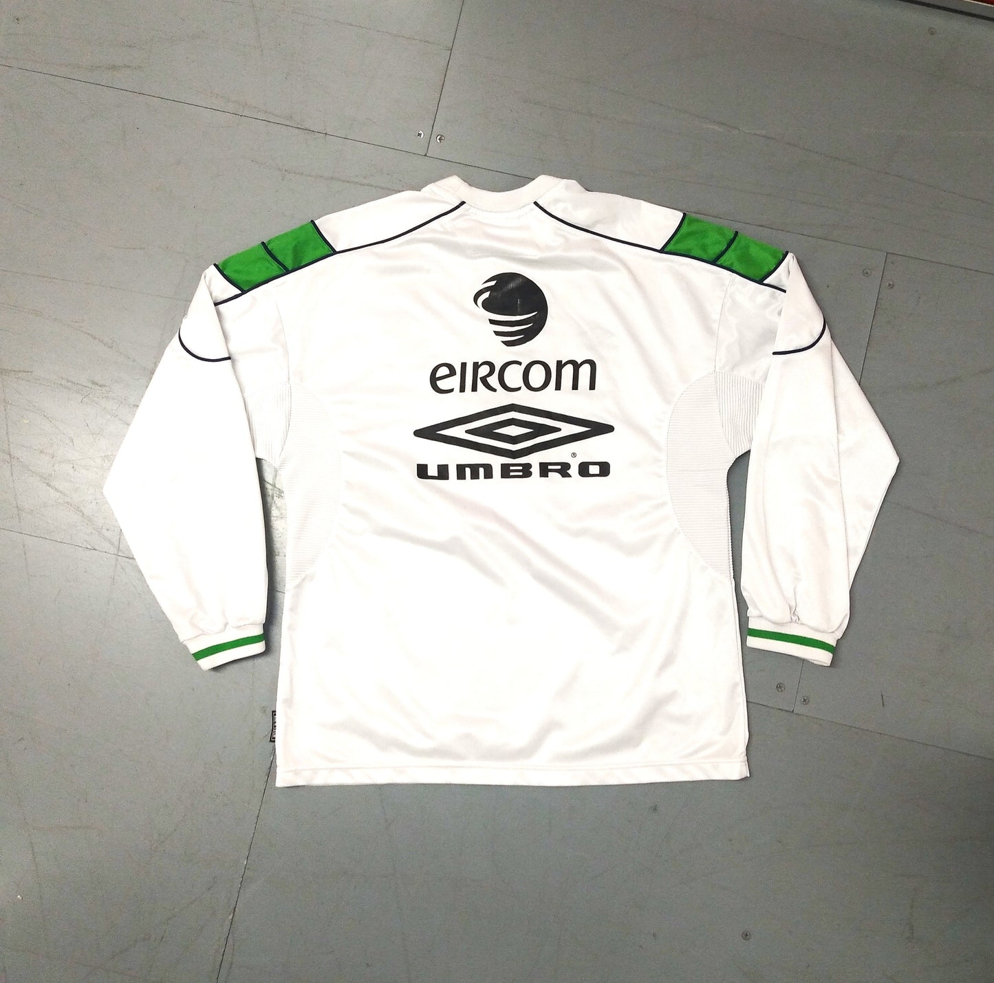 Republic of Ireland 2000 / 01 Football Jersey Umbro (XL) Player Issue  [Good]