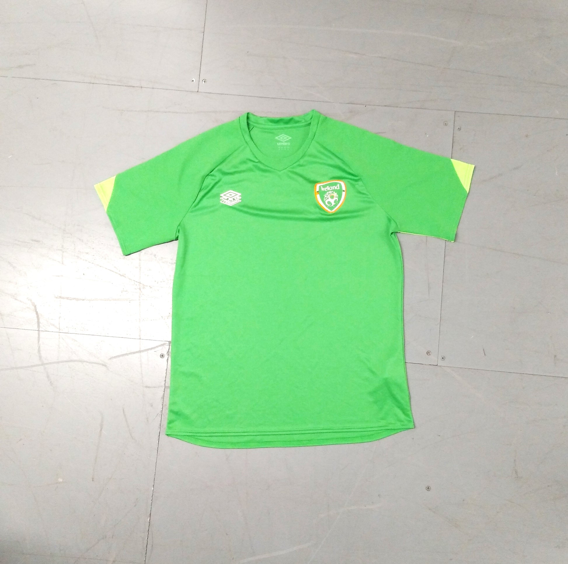 ireland football shirt umbro trainig green