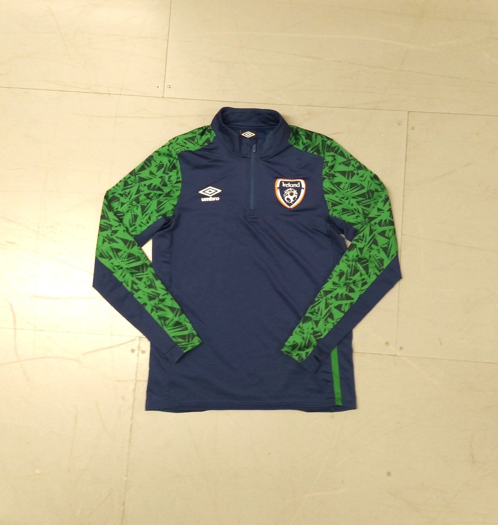 ireland football umbro sweatshirt navy green