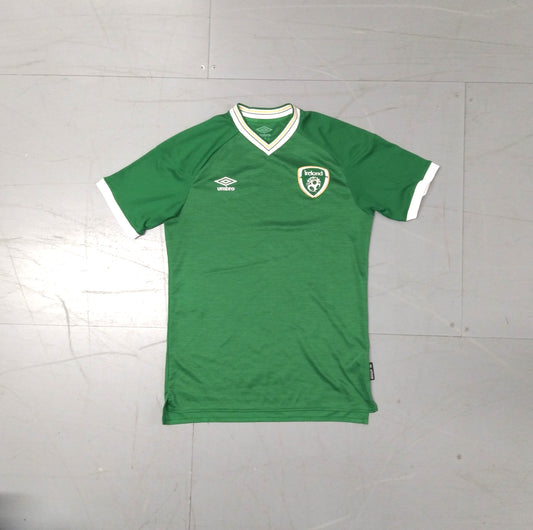 Republic of Ireland 2020 / 21 Football Jersey Umbro (M)   [Very Good]