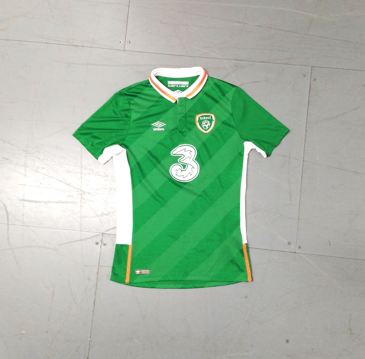 Republic of Ireland 2016 / 17 Football Jersey Umbro (13 Years)   [Excellent]