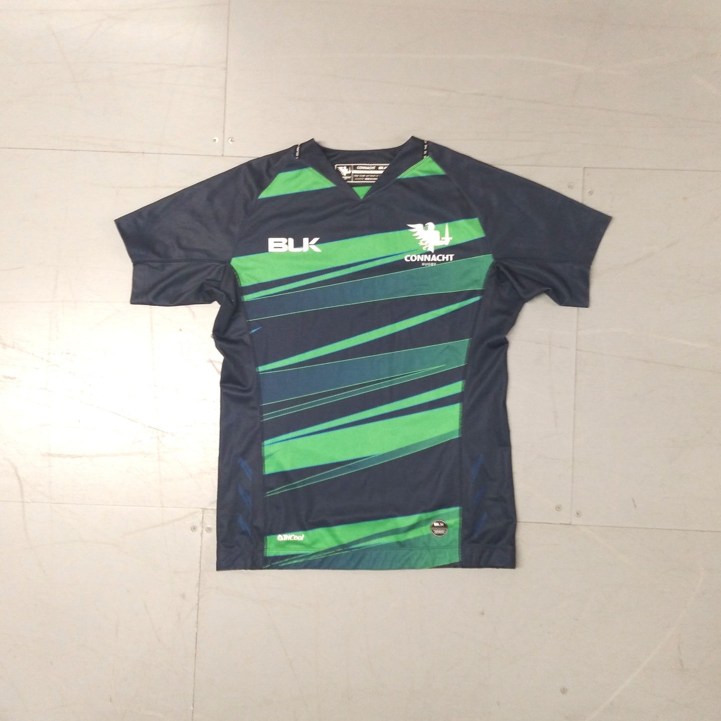 connacht rugby training jersey BLK test fit with GPS pocket Ireland Galway training  shirt