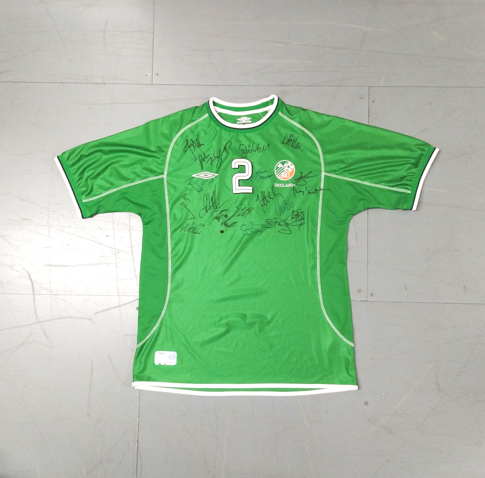 Republic of Ireland Football  Short Sleeve  Home  Jersey  2001 / 02  Umbro  Player Issue   Unisex Adults  Glenn Whelan, Stephen Elliott, Kevin Doyle, Darren Potter      Eircom  SHIRTS V SKINS   