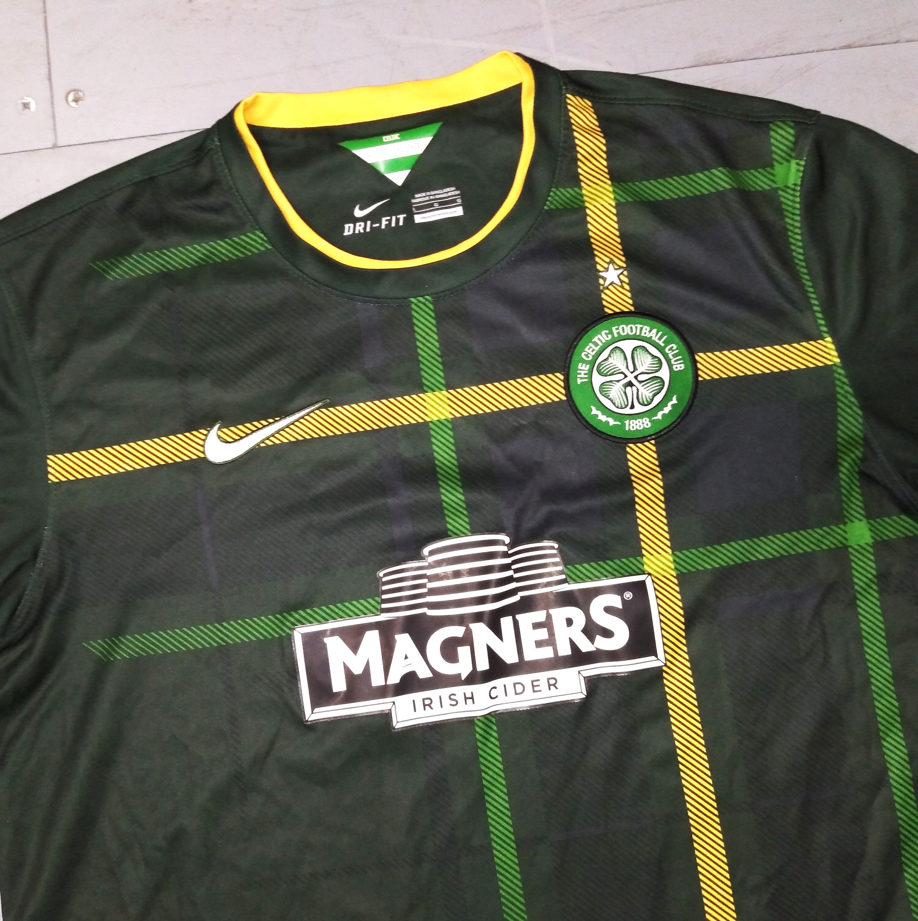 Celtic FC 2014 15 Football Jersey Nike L Fair SHIRTS V SKINS