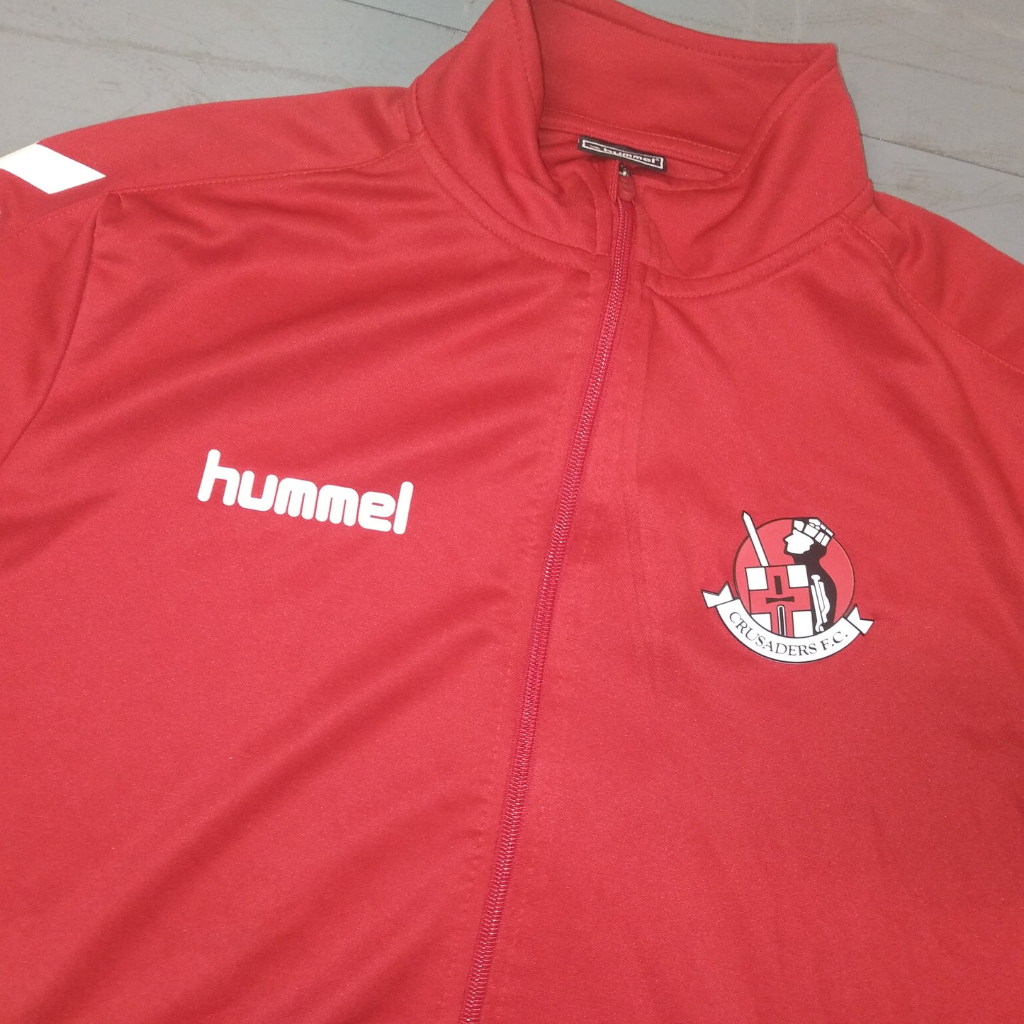 Crusaders FC 2021 / 22 Football Jacket Hummel (L)   [Good]