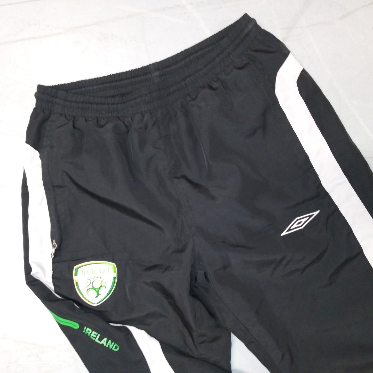 Republic of Ireland 2009 / 10 Football Shorts Umbro (11-12 Years)   [Very Good]