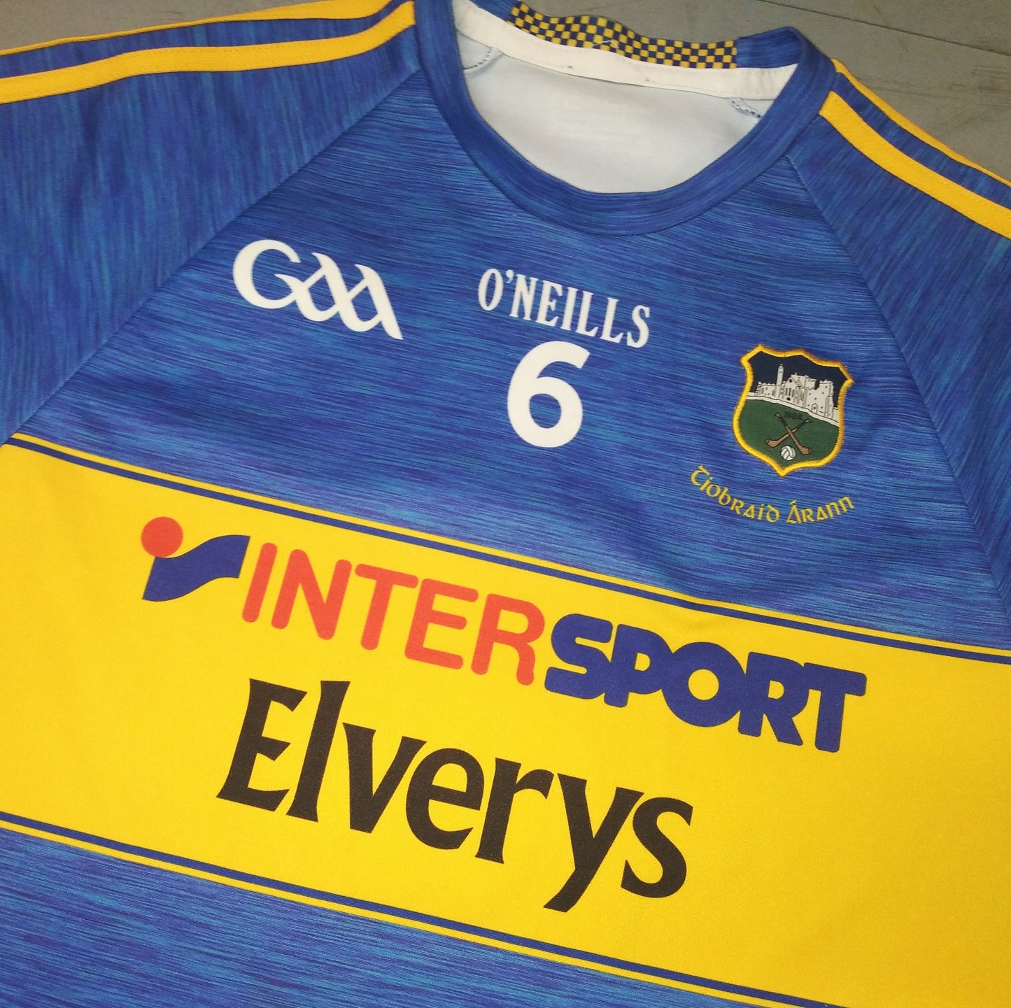 Tipperary 2018 / 19 GAA Jersey O'Neills (M)  #6 [Very Good]