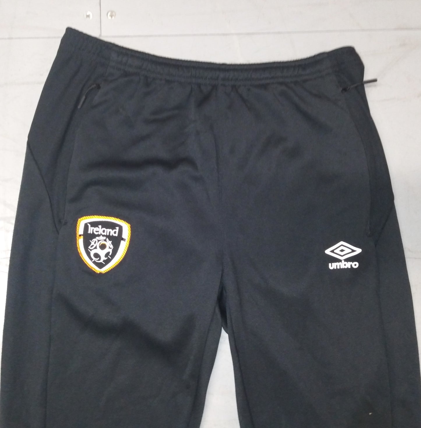 Republic of Ireland 2015 / 16 Football Bottoms Umbro (S)   [Very Good]