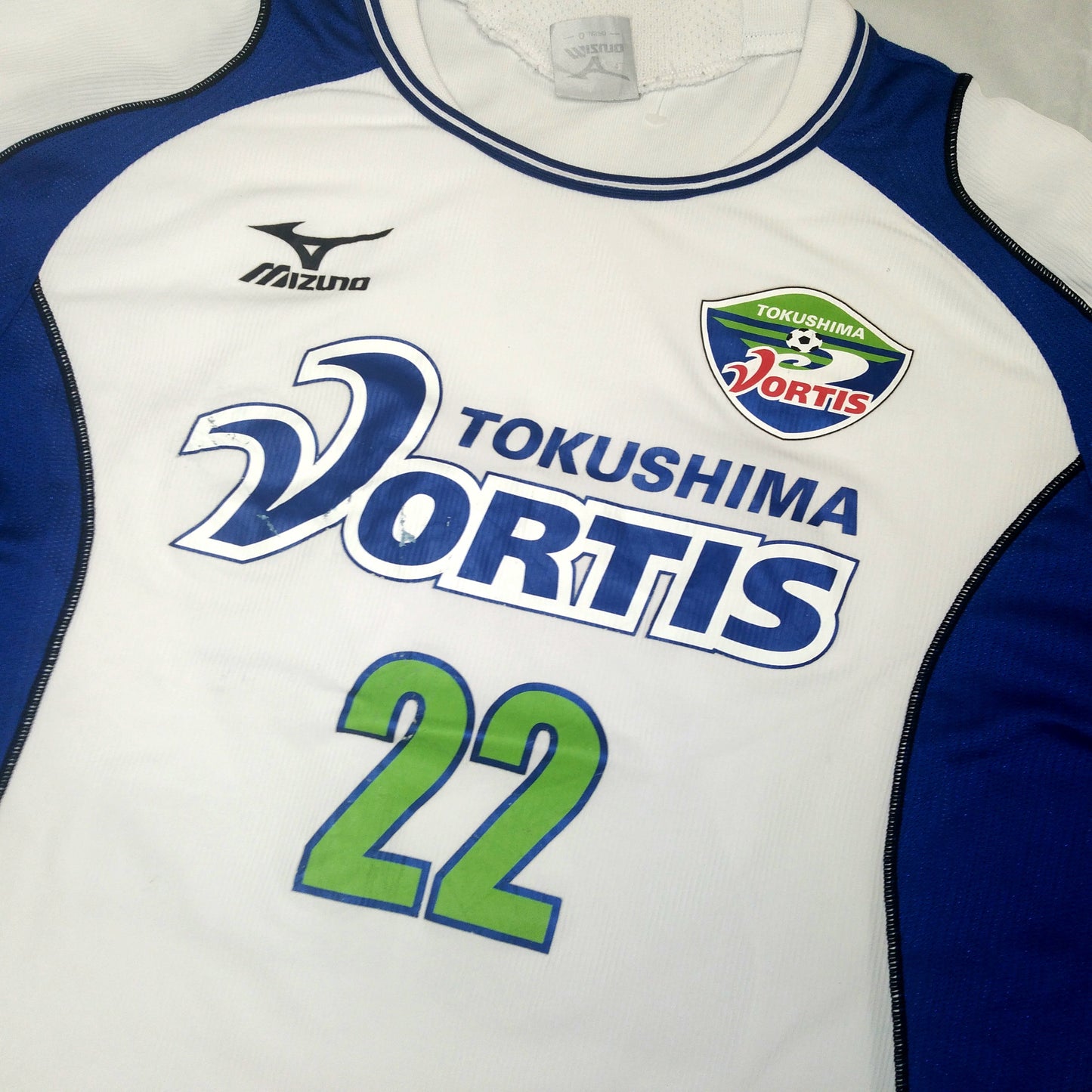 Tokushima Vortis 2005 / 06 Football Jersey Mizuno (L) Player Issue #22 [Fair]