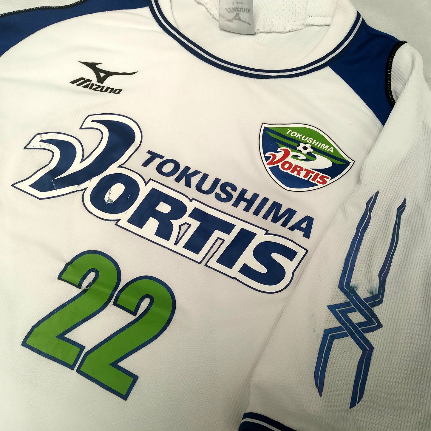 Tokushima Vortis 2005 / 06 Football Jersey Mizuno (L) Player Issue #22 [Fair]