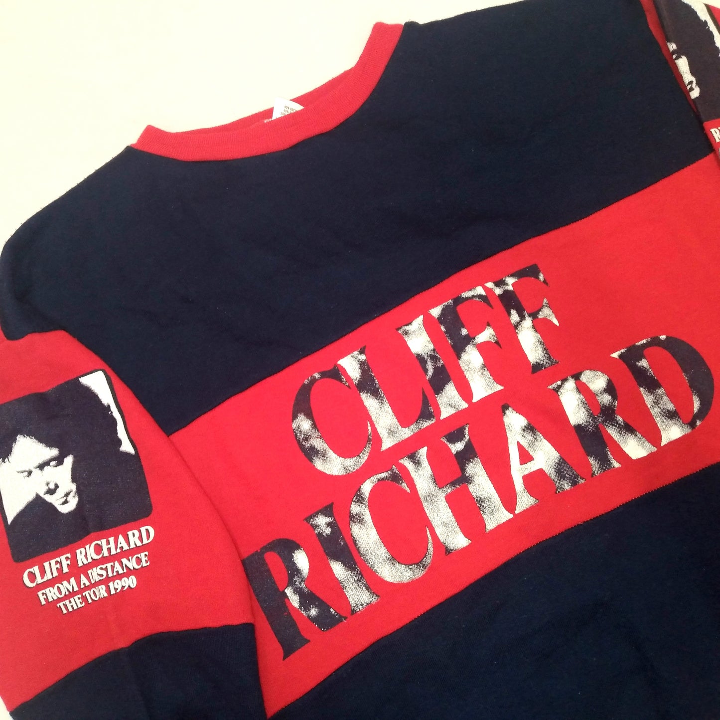 Cliff Richard From A Distance Tour 1990  Vintage Sweatshirt New Concept (S)   [Good]