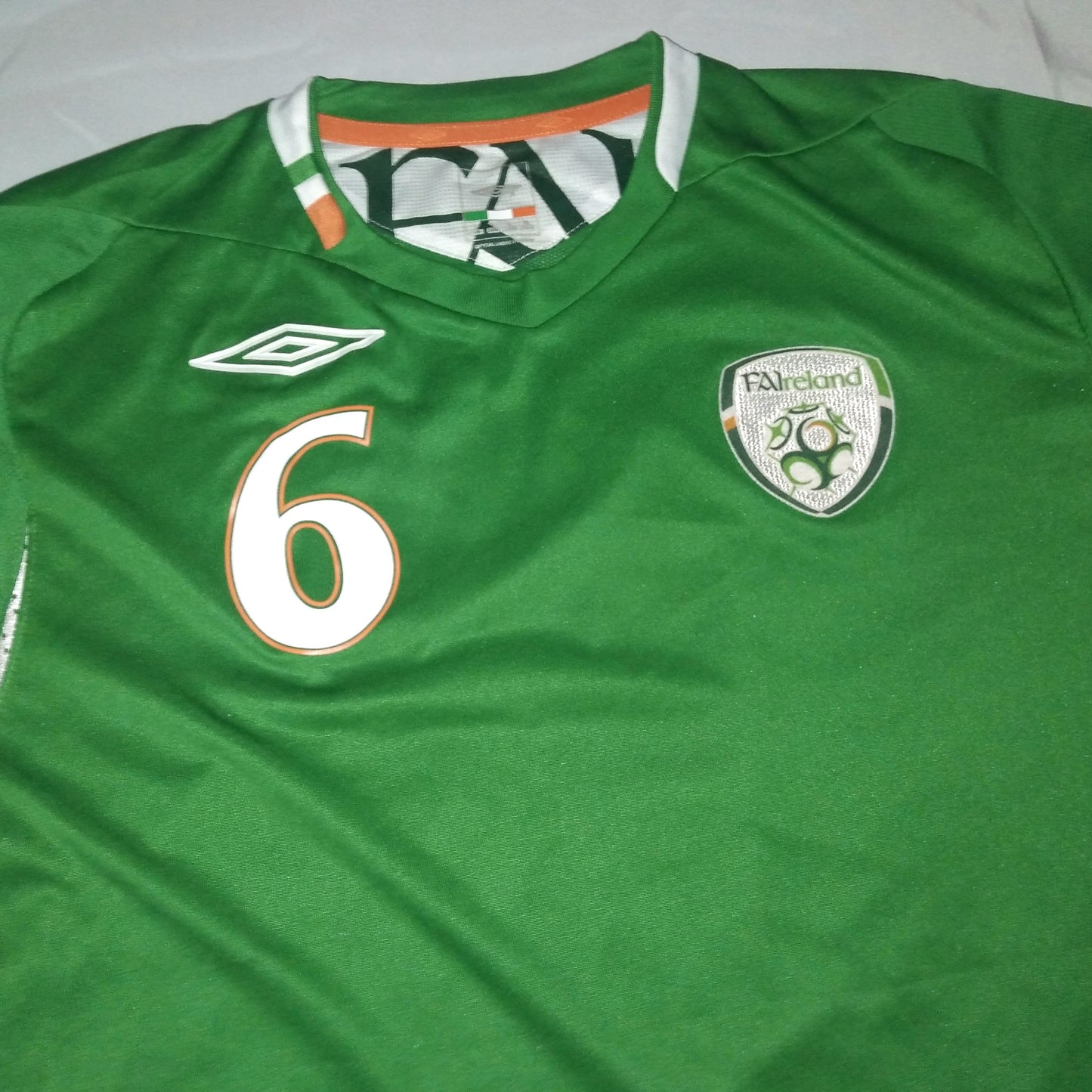 Republic of Ireland 2006 / 07 Football Jersey Umbro (M) Player Issue #6 [Very Good]