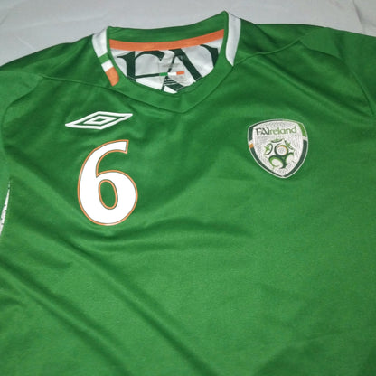 Republic of Ireland 2006 / 07 Football Jersey Umbro (M) Player Issue #6 [Very Good]