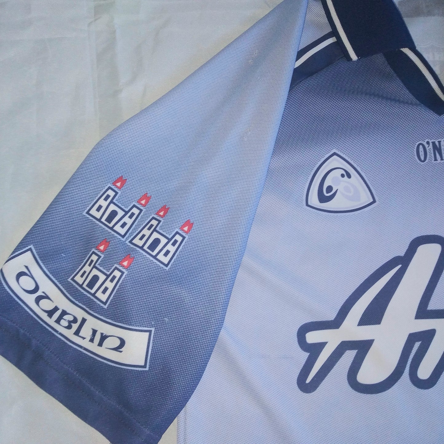 Dublin 2002 / 03 GAA Jersey O'Neills (13-14 Years)   [Fair]