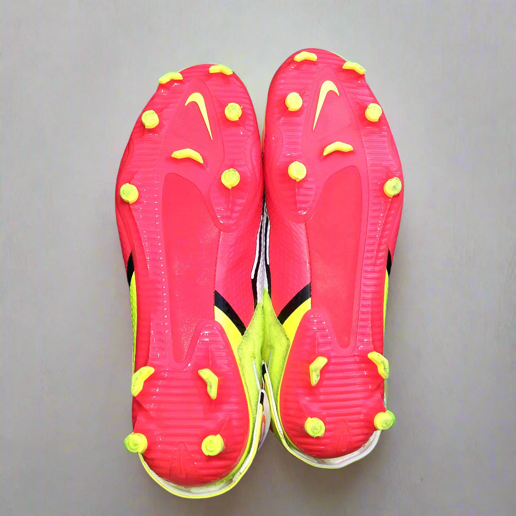 Phantom GT2 Academy Flyease FG 2020s Footwear Football Boots Nike (UK 10.5)   [Good]