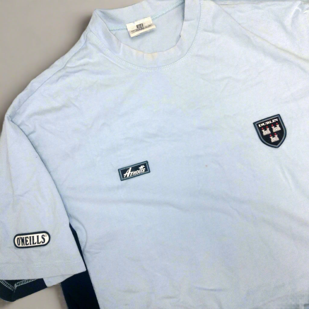 Dublin GAA  Short Sleeve  Casual  T-Shirt  2000s  O'Neills     Unisex Adults       Arnotts  Dublin GAA Gaelic football Hurling Leinster All Ireland Croke Park   SHIRTS V SKINS   