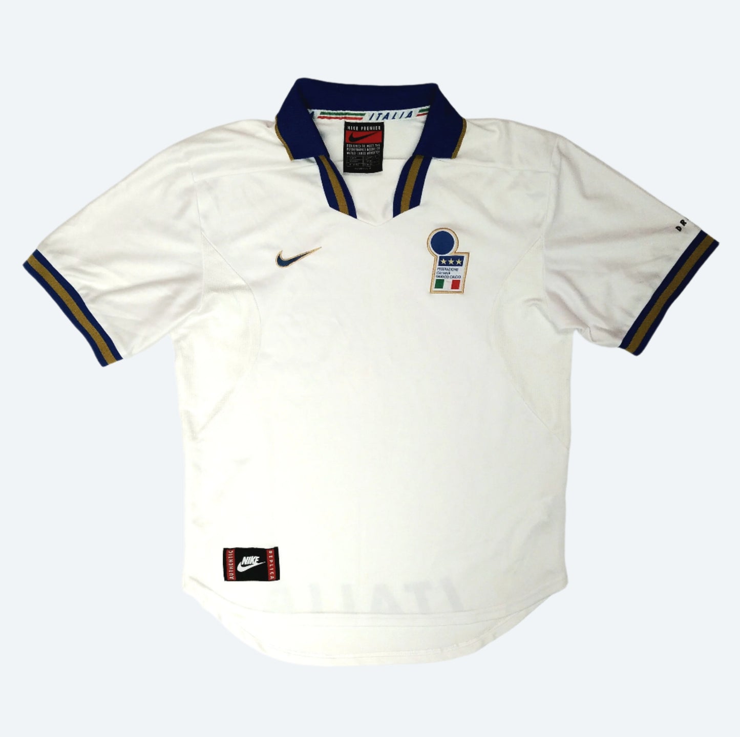 Italy Football  Away  Jersey  1996 / 97  Nike     Unisex Adults     N/A  Sponsorless  SVS001606  
