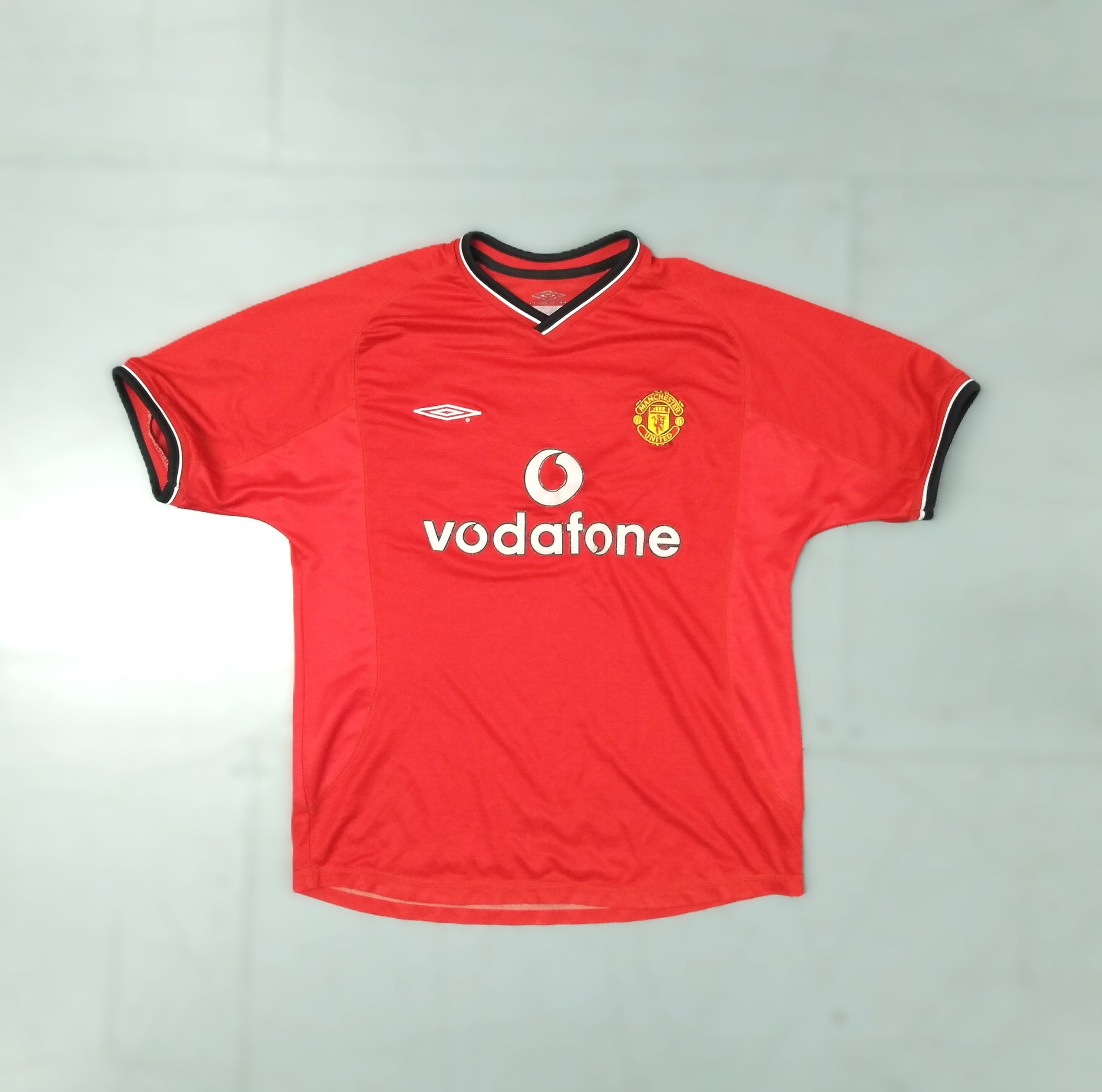Manchester United Football  Short Sleeve  Home  Jersey  2000 / 01  Umbro     Unisex Adults       Vodafone  Manchester United Man Utd Red Devils Premier League old trafford vintage retro  SHIRTS V SKINS   