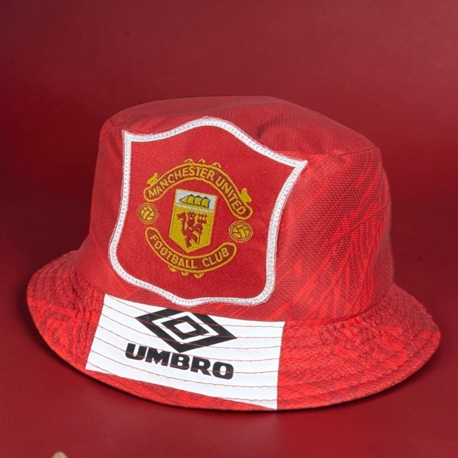 Manchester United Umbro ♻️ Upcycled Football Bucket Hat 1995 