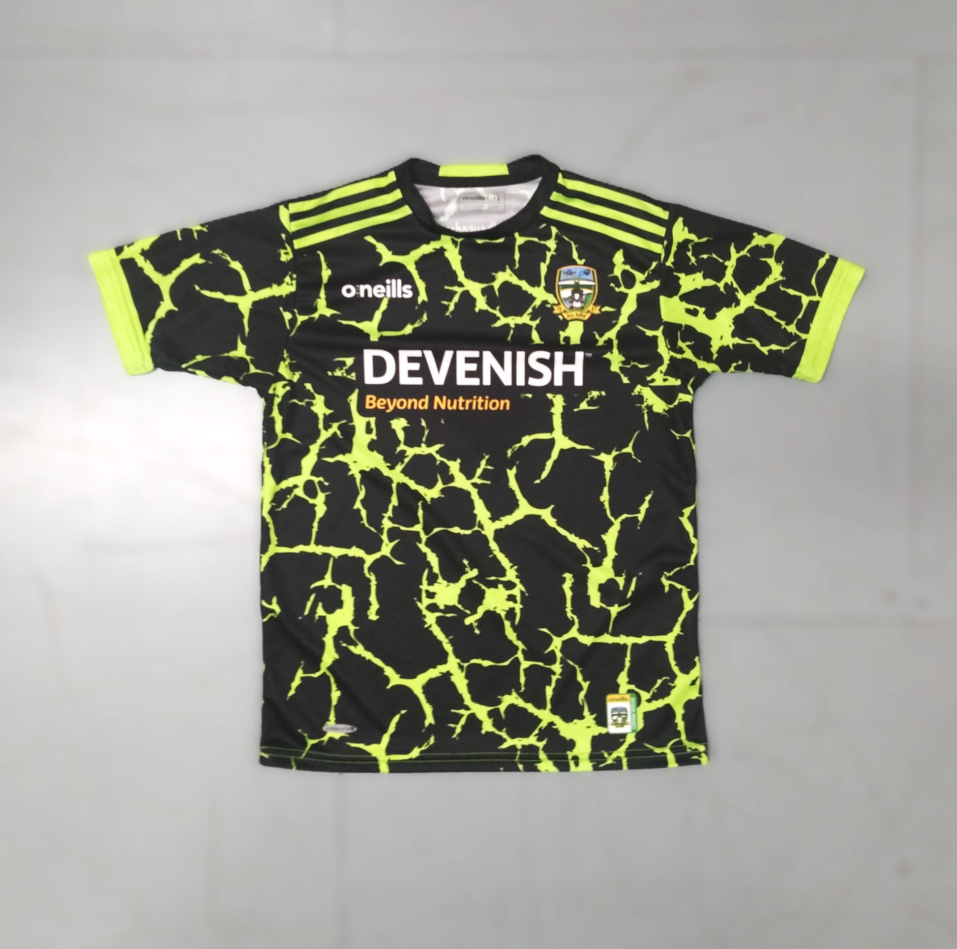 Meath GAA  Short Sleeve  Training  Jersey  2019  O'Neills     Teens       Devenish  Meath GAA An Mhi Navan Gaelic Football Hurling Camogie Vintage Retro  SHIRTS V SKINS   