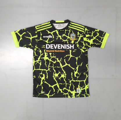 Meath GAA  Short Sleeve  Training  Jersey  2019  O'Neills     Teens       Devenish  Meath GAA An Mhi Navan Gaelic Football Hurling Camogie Vintage Retro  SHIRTS V SKINS   