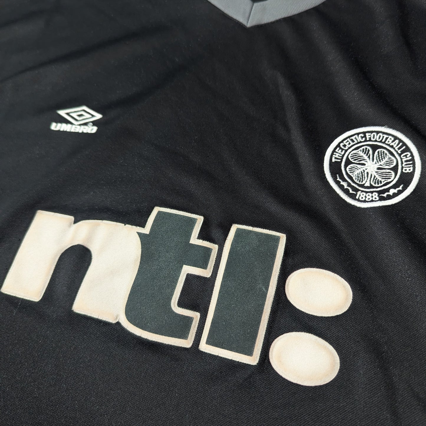 Celtic Umbro Football Jersey 2000 (L) [Good]