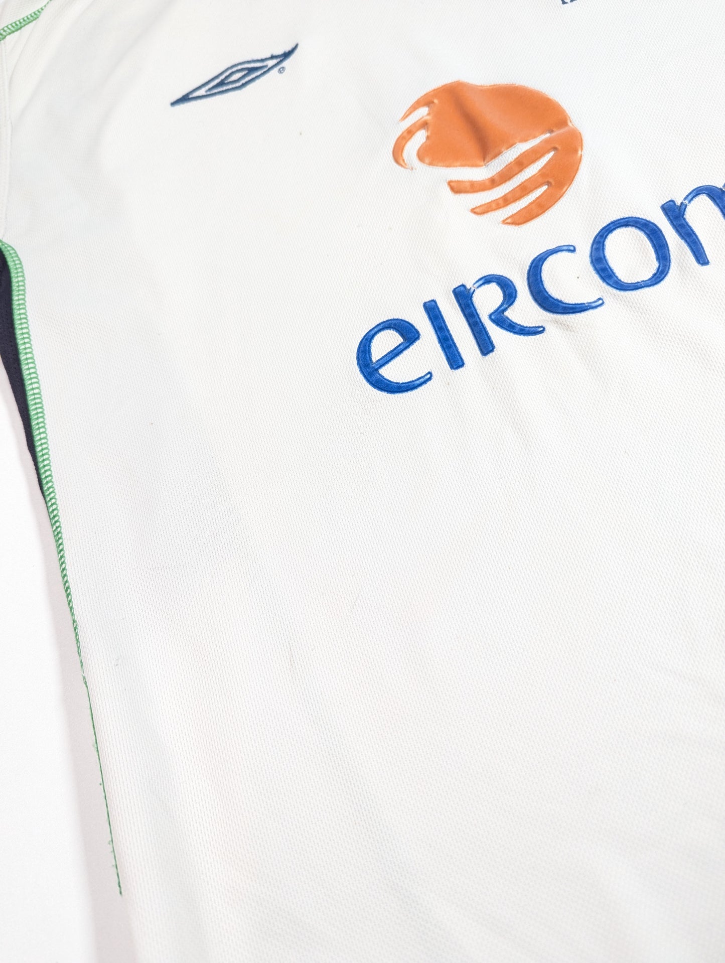 Republic of Ireland Umbro Football Jersey 2002 (L) [Average]