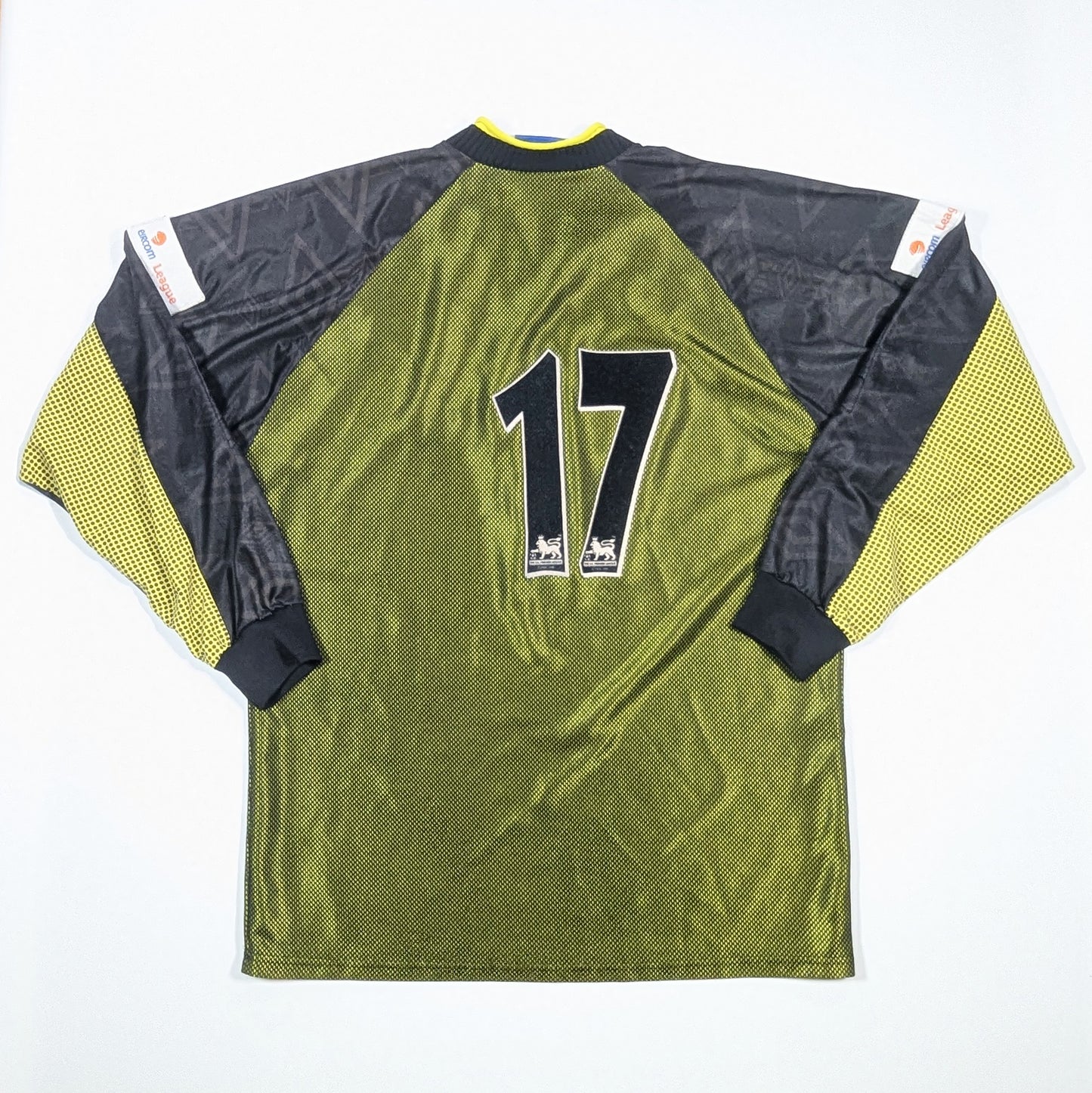 Home Farm Fingal Umbro Football Jersey 1999 #17  (XL) [Very Good]