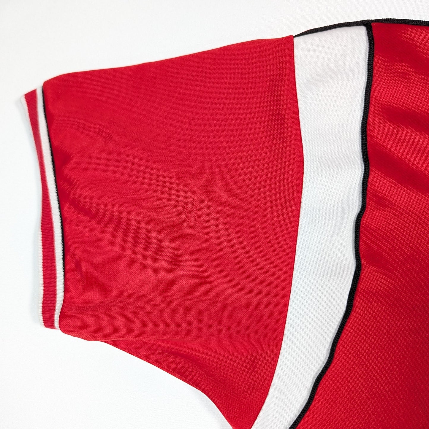 Manchester United Score Draw Football Jersey Retro ′84 (S) [Fair]