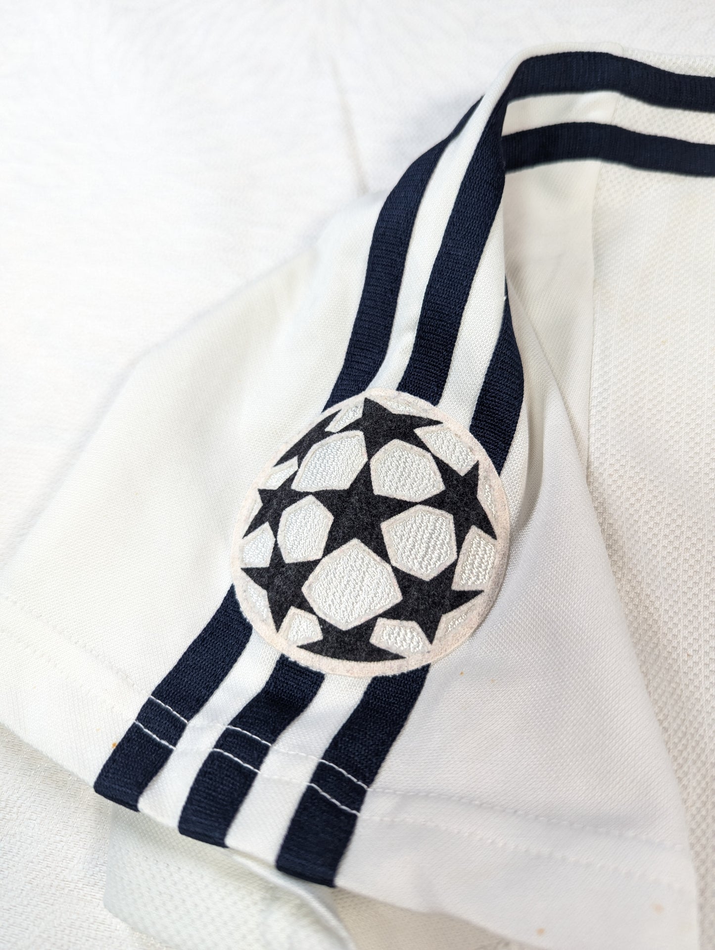 Real Madrid adidas Football Jersey 2002 (M) [Average]