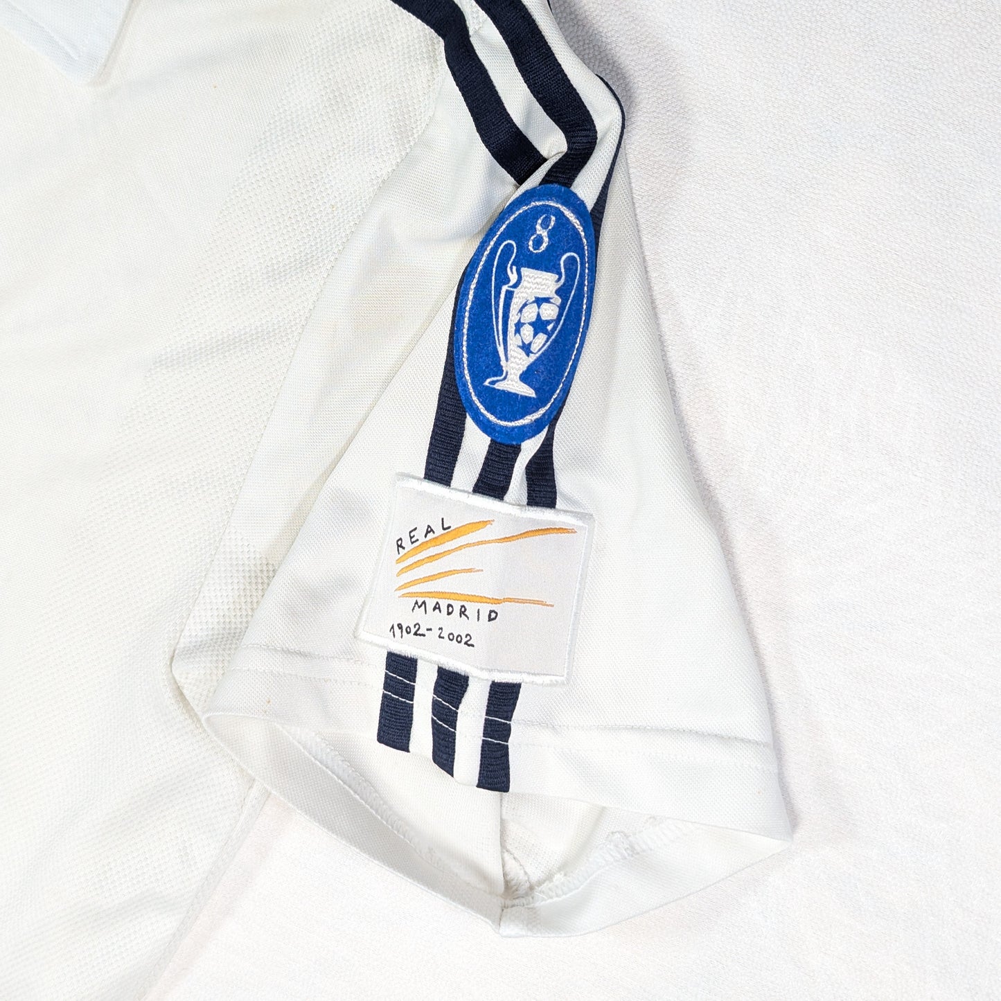 Real Madrid adidas Football Jersey 2002 (M) [Average]