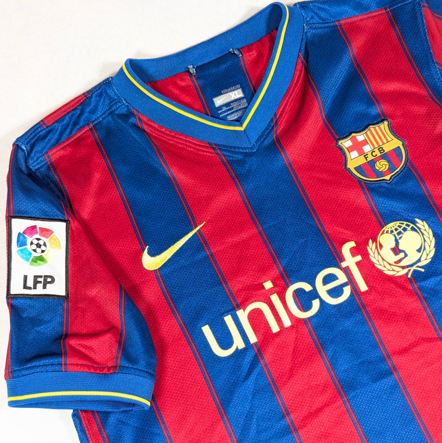 Barcelona Nike Football Jersey 2009 (13-15 Years) [Good]