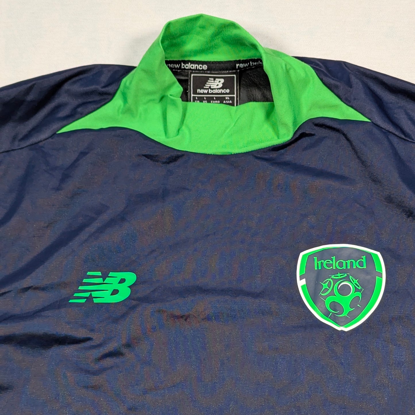 Republic of Ireland New Balance Football Wind Breaker 2017 (L) [Very Good]