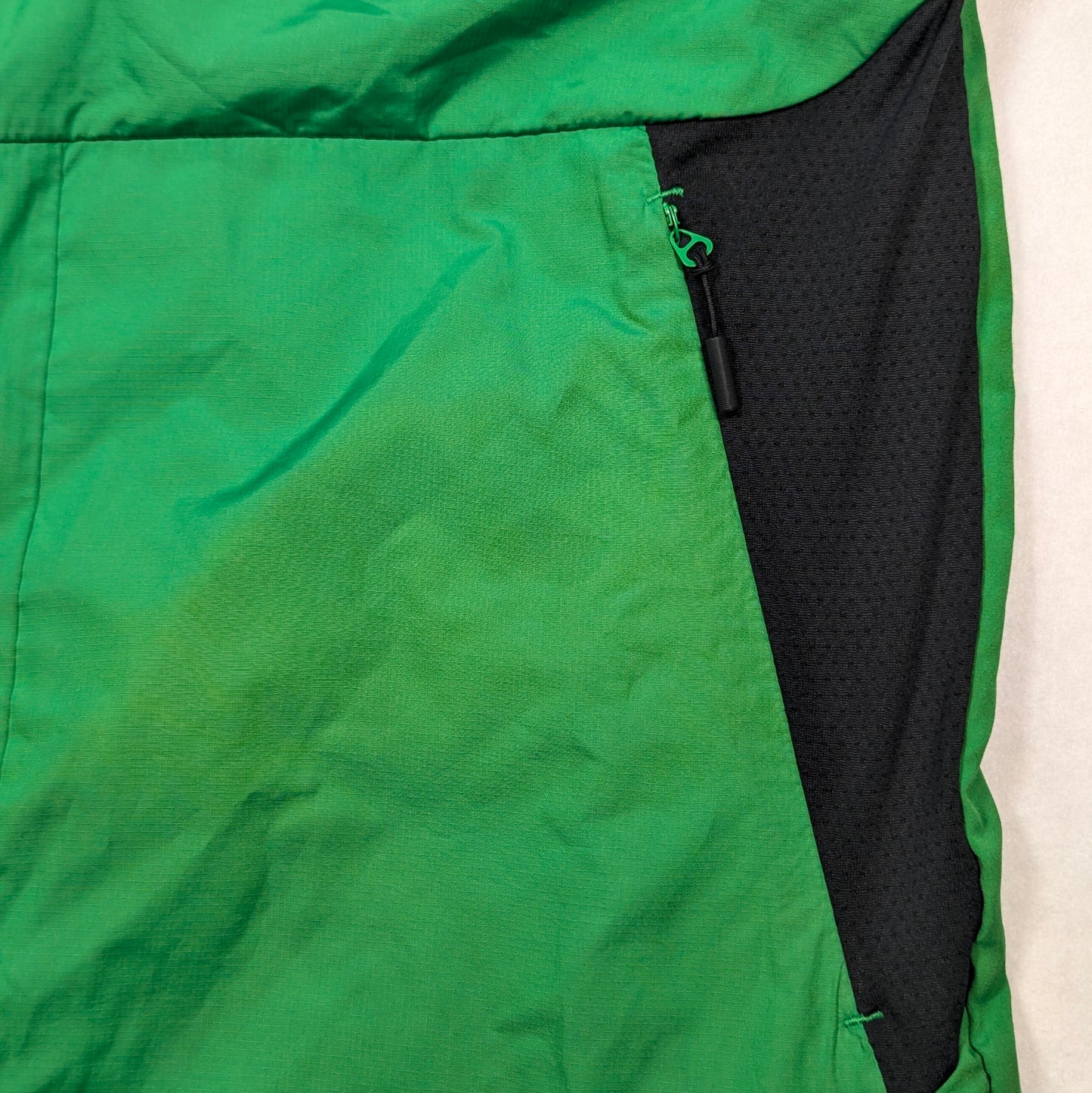 Shamrock Rovers Umbro Football Jacket 2020 (S) [Good]