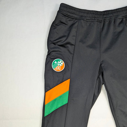 Republic of Ireland Umbro Football Bottoms 2018 (L) [Very Good]