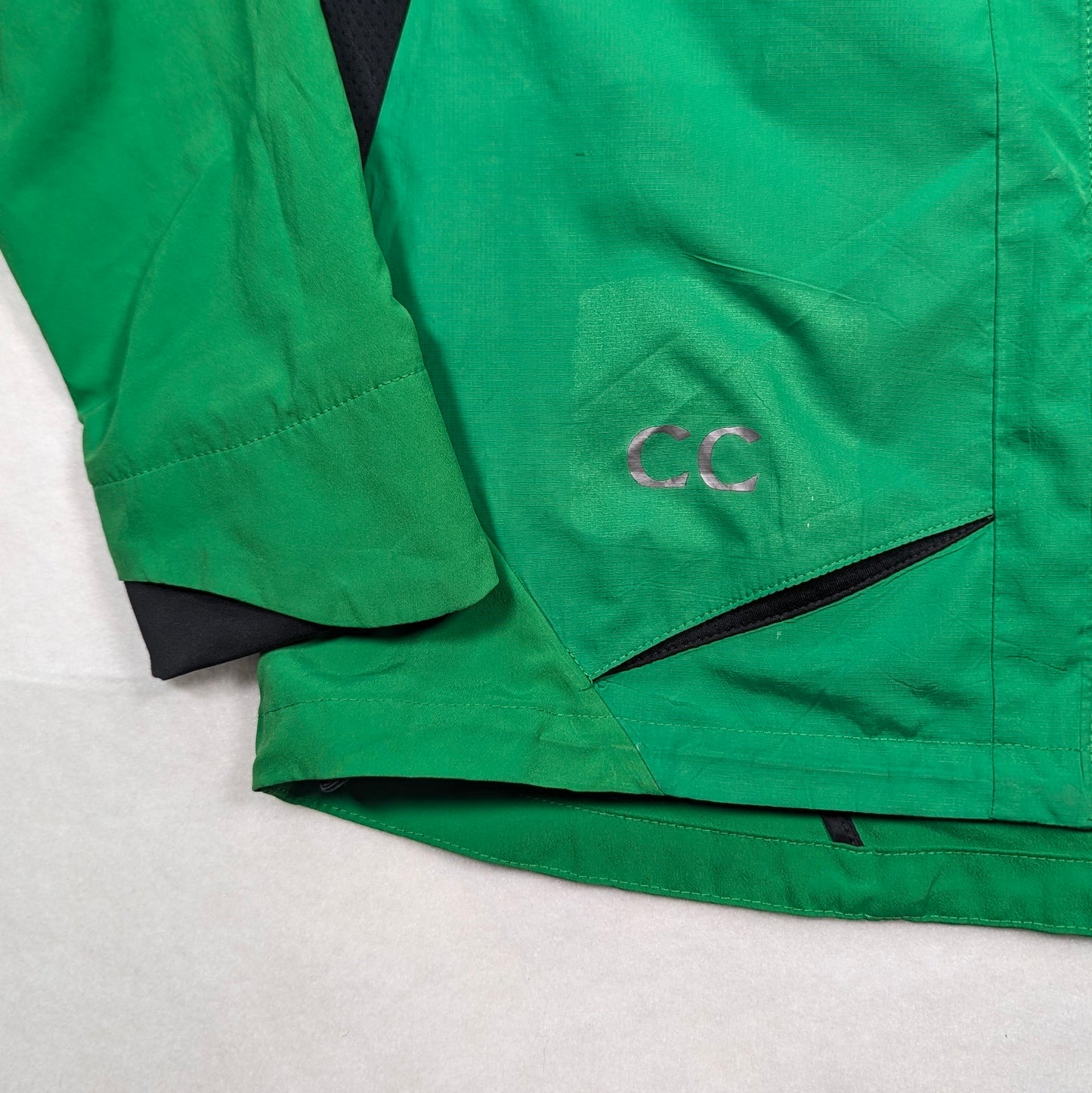 Shamrock Rovers Team Issue Umbro Football Jacket 2020 (S) [Good]